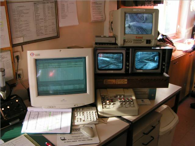 Beschreibung: C:\Dokumente und Einstellungen\Detlef\Eigene Dateien\Eisenbahndet\Eigene Internetseite\Internetfotos\Fulda-Giessen\BadSalzschlirf\Monitore.JPG