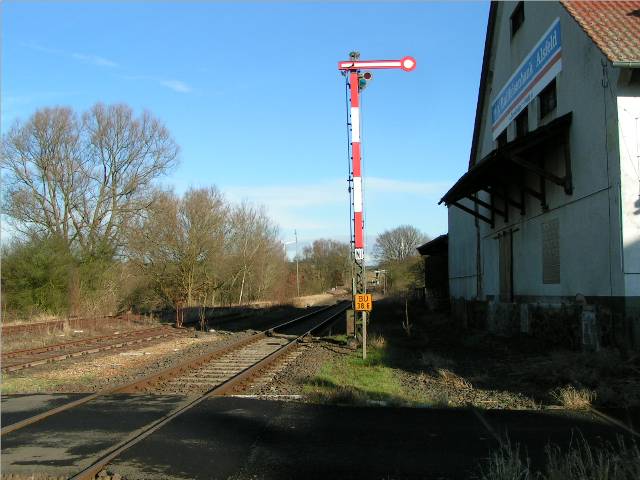 Beschreibung: C:\Dokumente und Einstellungen\Detlef\Eigene Dateien\Eisenbahndet\Eigene Internetseite\Internetfotos\Fulda-Giessen\BurgNiedergem\RichtEHH.JPG